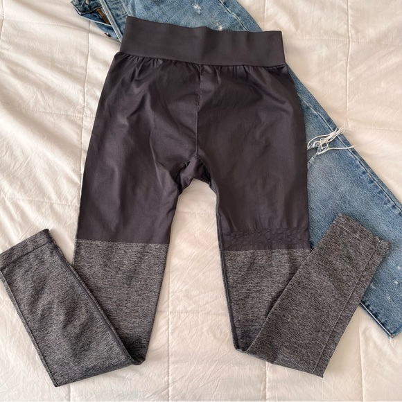 Gymshark Grey Women‎ Leggings Size small - Picture 1 of 3